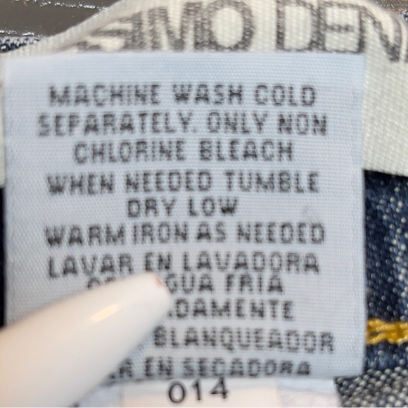 Mossimo Women’s Boot Cut Jeans size 6 - Picture 10 of 10